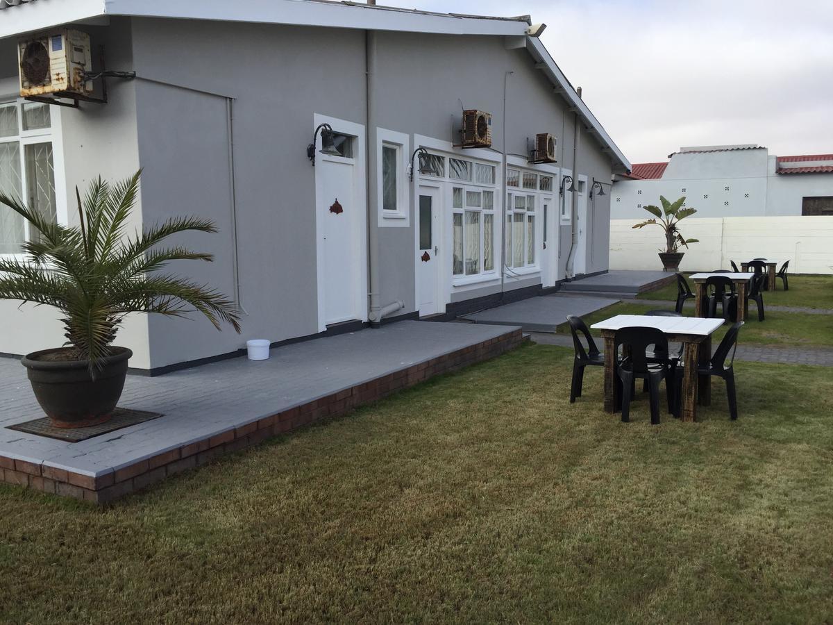 Casa Mia Hotel Уолфиш-Бей Экстерьер фото