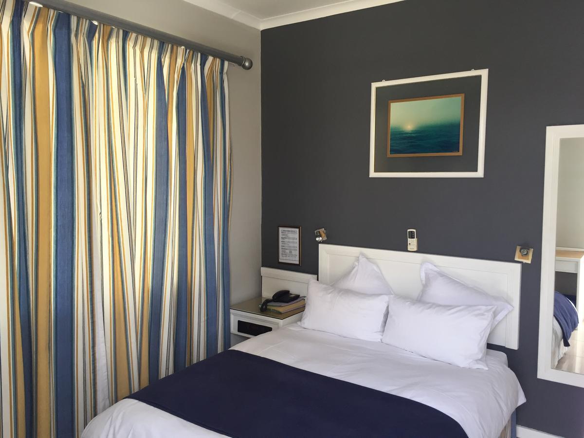 Casa Mia Hotel Уолфиш-Бей Экстерьер фото